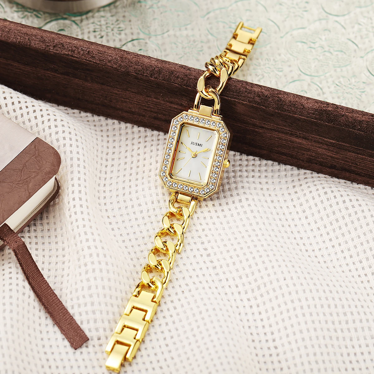 Ladies' high-value fashion bar scale square dial buckle shaped steel strip inlaid with diamonds outer shell quartz watch 2