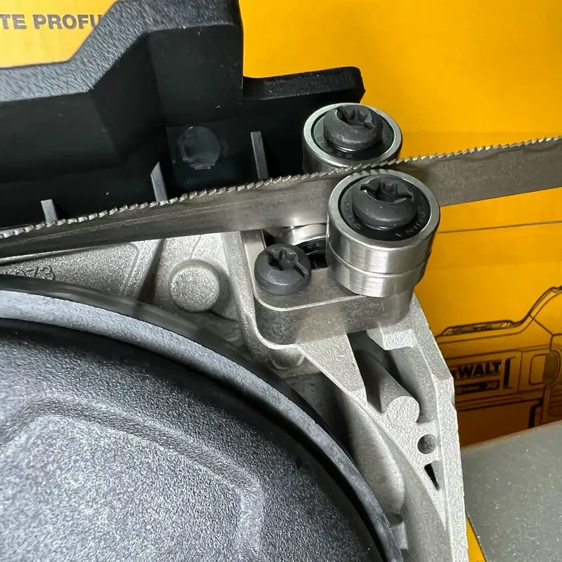DEWALT DCS374 Cordless Brushless Deep Cut Band Saw Cutting Capacity Portable Metal 20V Electric Saw Machine For Woodworking 6