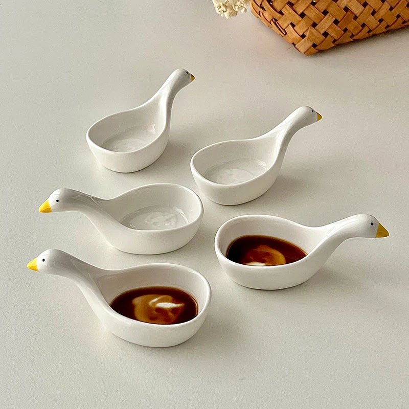 Swan Shaped Seasoning Dish Soy Sauce Plate Ceramic Disc Tomato Holder Salad Dressing Container Creative Table Decoration Home