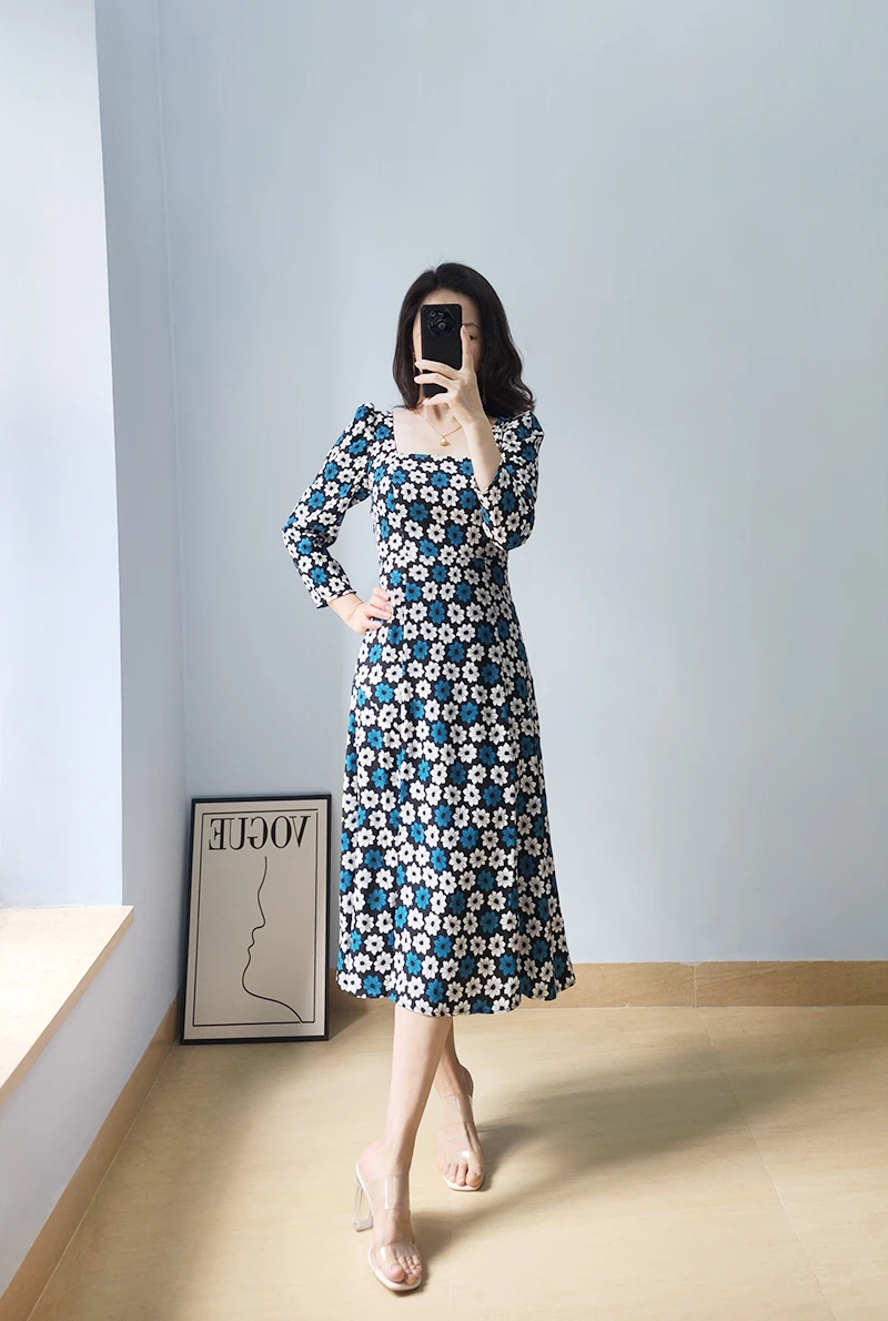 

Vintage Daisy Printed Puff Sleeves Smocked Back Midi Dress US2-12