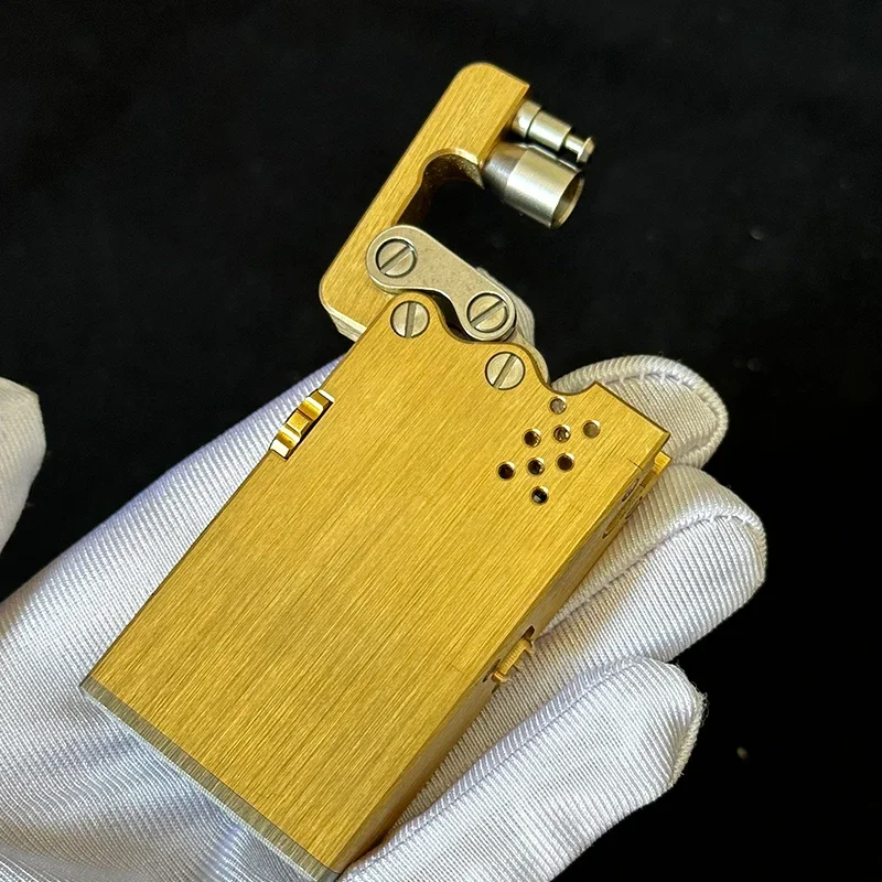 Description Picture 5 of itemHandmade Brass Mechanical Automatic Ignition Kerosene Lighter Creative Titanium Alloy Lighter Men's Collectible Gift