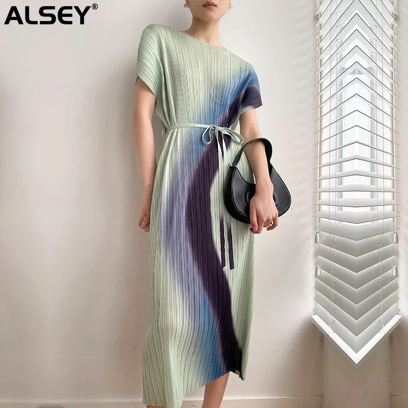

ALSEY Miyake Pleated Gradient Color Fashion Dress for Women Summer New Simple Tie Round Neck Short Sleeve Design Long Dresses