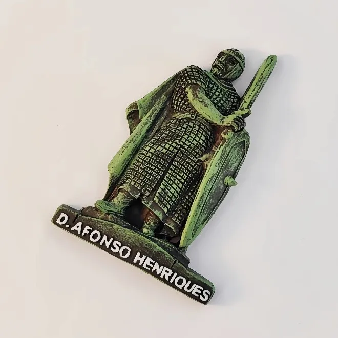 S51e73281e406425f831697f34ee580421 Ímã de Geladeira 3D Guimarães Portugal — Lembrança Turística Pintada à Mão