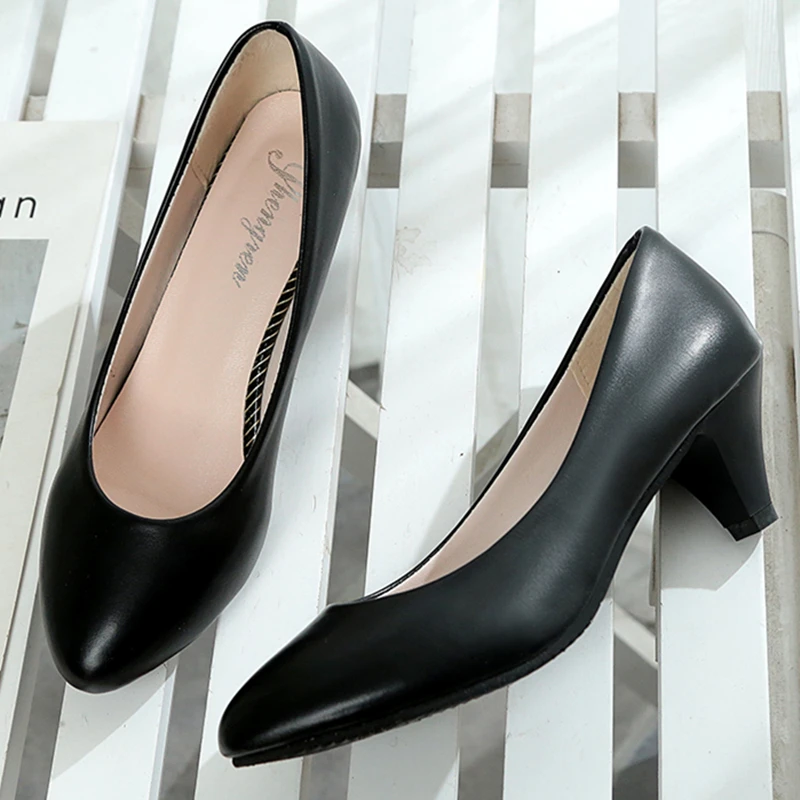 

Туфли женские свадебные из натуральной кожи, удобные, на среднем тонком каблуке, для невесты, офиса, работы, черные, белые, ZJ01