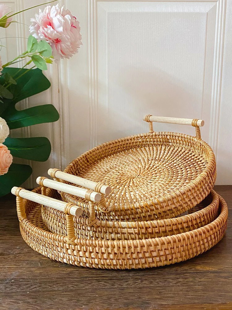 Round Handwoven Rattan Tray with Wooden Handle Handmade Rattan Food Plate Natural Simplicity Wear-resistant for Cake Snack Drink 4