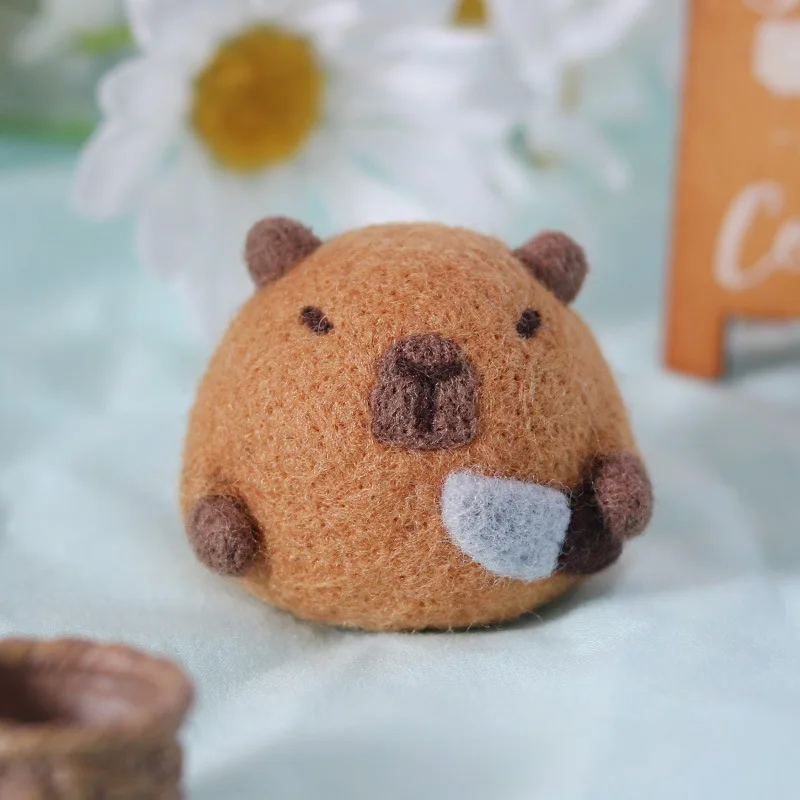 thumbnail image 1 of Nuevo kit de material para principiantes de peluche de lana de fieltro hecho a mano para hacer muñecos de bricolaje, lindos y regordetes peces grises de capibara, juguetes de peluche, decoraciones de, 1 of 5