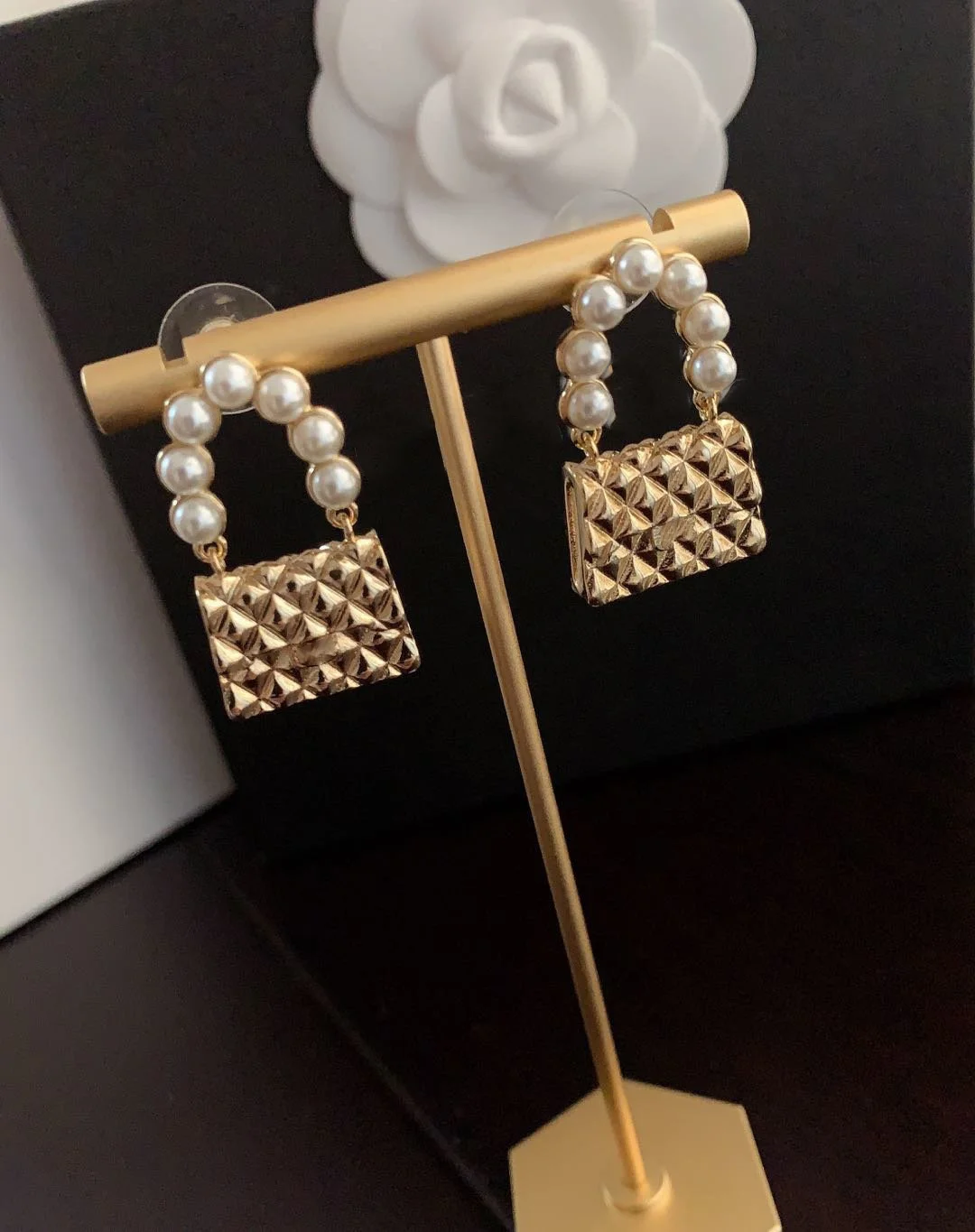 2022 Hot Trend Brand Pearl hanging bag Earrings Ear Studs Everyday Wear Versatile Jewelry Atmosphere Fashion cute