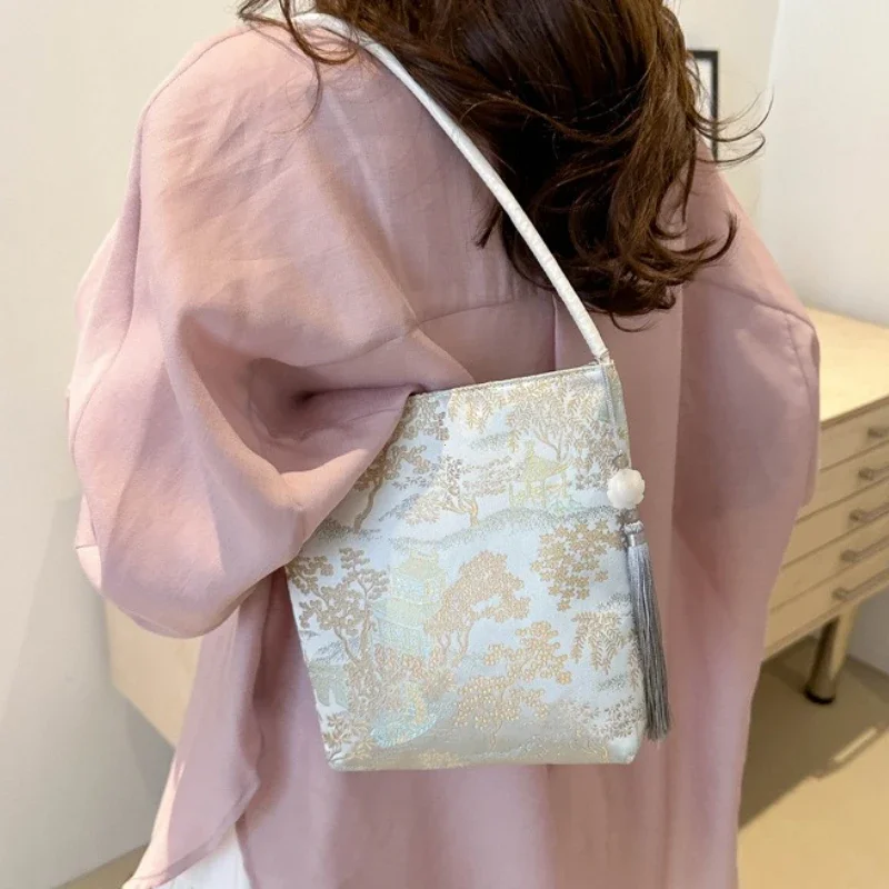 Luxury Embroidery Shoulder Bag Chic Trend Small Bucket Handbag For Women New Chinese Style Floral Designer Tote Bag Phone Bag