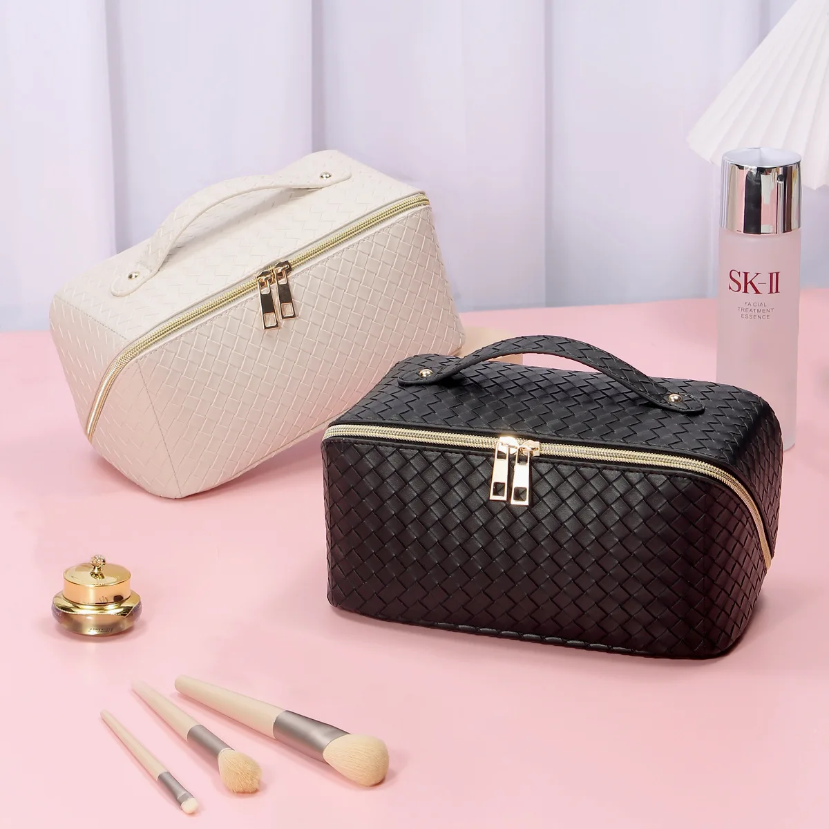 Large Capacity Travel Cosmetic Bag - Portable Makeup Bags for Women  Waterproof PU Leather Checkered Makeup Organizer