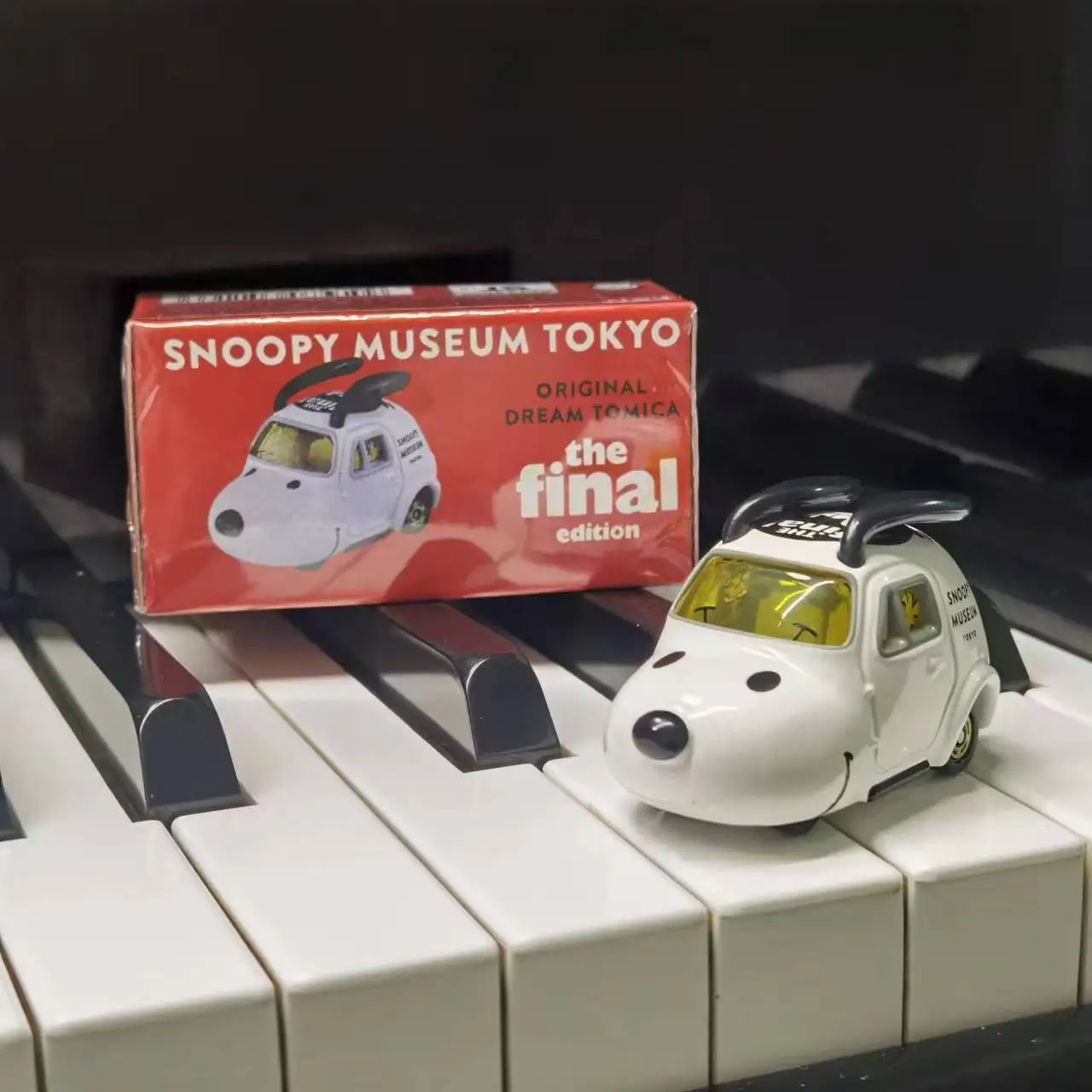 スヌーピー  ミニカー TAKARA TOMY TOMICA Long Ear Snoopy 70th Anniversary Edition