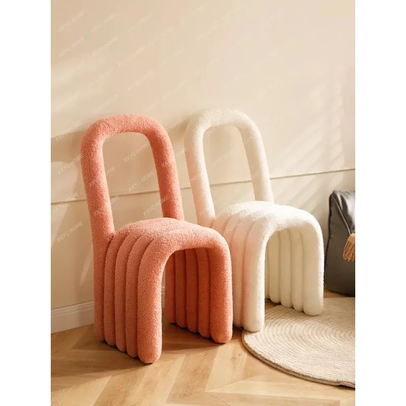 

Nordic Creative Strange Shape Chair Desk Home Bedroom Clothing Store Internet Celebrity Stool Comb Makeup Designer Dining Chair