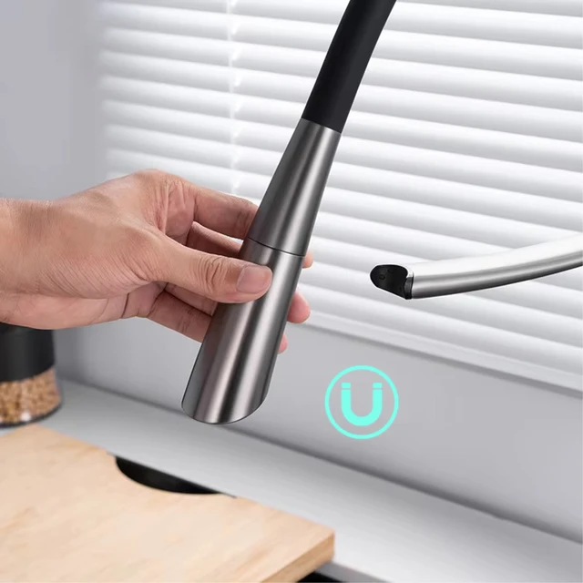 Rubinetto da cucina moderno di lusso in ottone nero Design estraibile con aspirazione magnetica Miscelatore lavello a 2 funzioni con acqua calda e fredda a maniglia singola 4