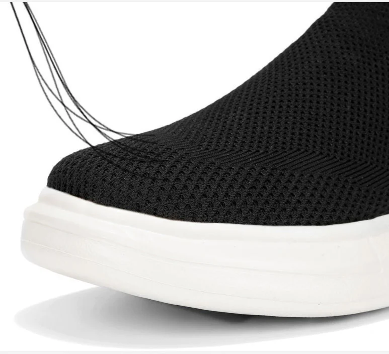 All black 45 breathable large size fly woven lazy foot men's sports and leisure shoes_voghion.com
