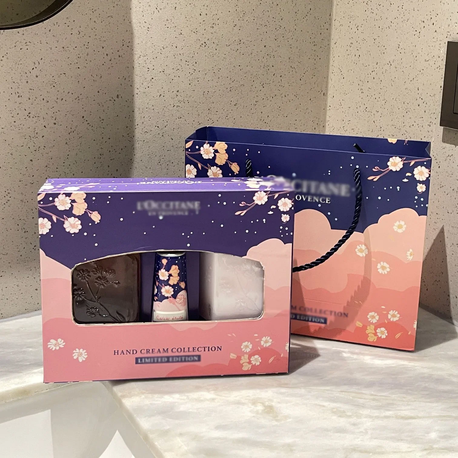 Lavender Washing and Care Three-Piece Set of Shower Gel Body Lotion Hand Cream Souvenir Bridesmaid Gift Box