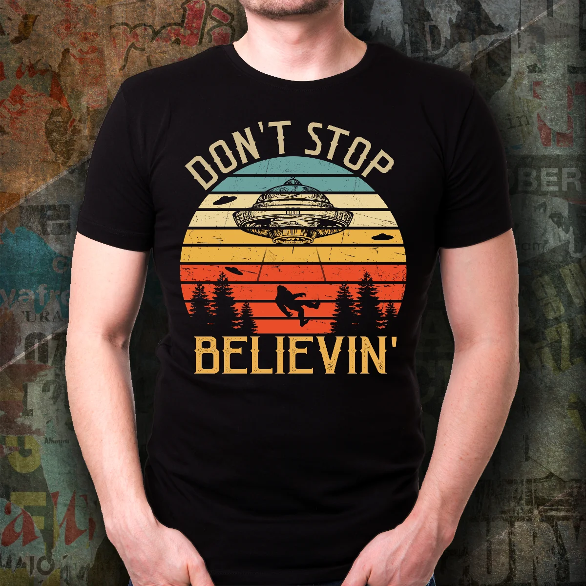 

Don't Stop Believing In Bigfoot Vintage Retro UFO T-Shirt. Summer Cotton Short Sleeve O-Neck Unisex T Shirt New S-3XL