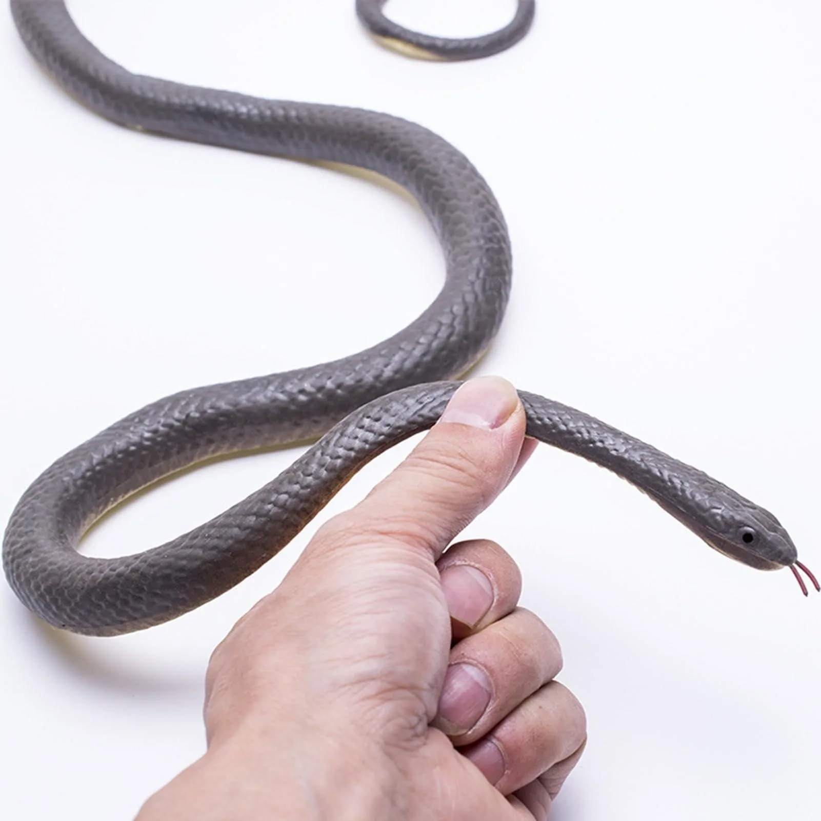 가짜 뱀 고무 뱀 장난감, 정원용 뱀, 친구들을 놀려주는 장난감 모형 뱀