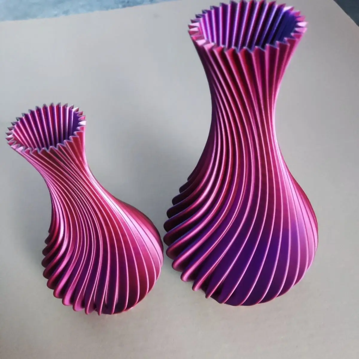 20cm 3D Printing Creative Vase Home Decoration Living Room or Office Table Decoration Light Luxury High-end Highly Customized 3