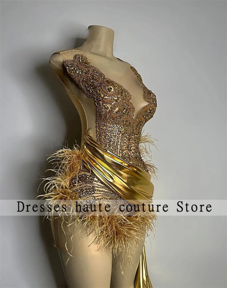 Luxury Gold Rhinestones Feather Short Prom Dress for Black Girl Beads Crystals Mini Cocktail Dresses Homecoming Dress