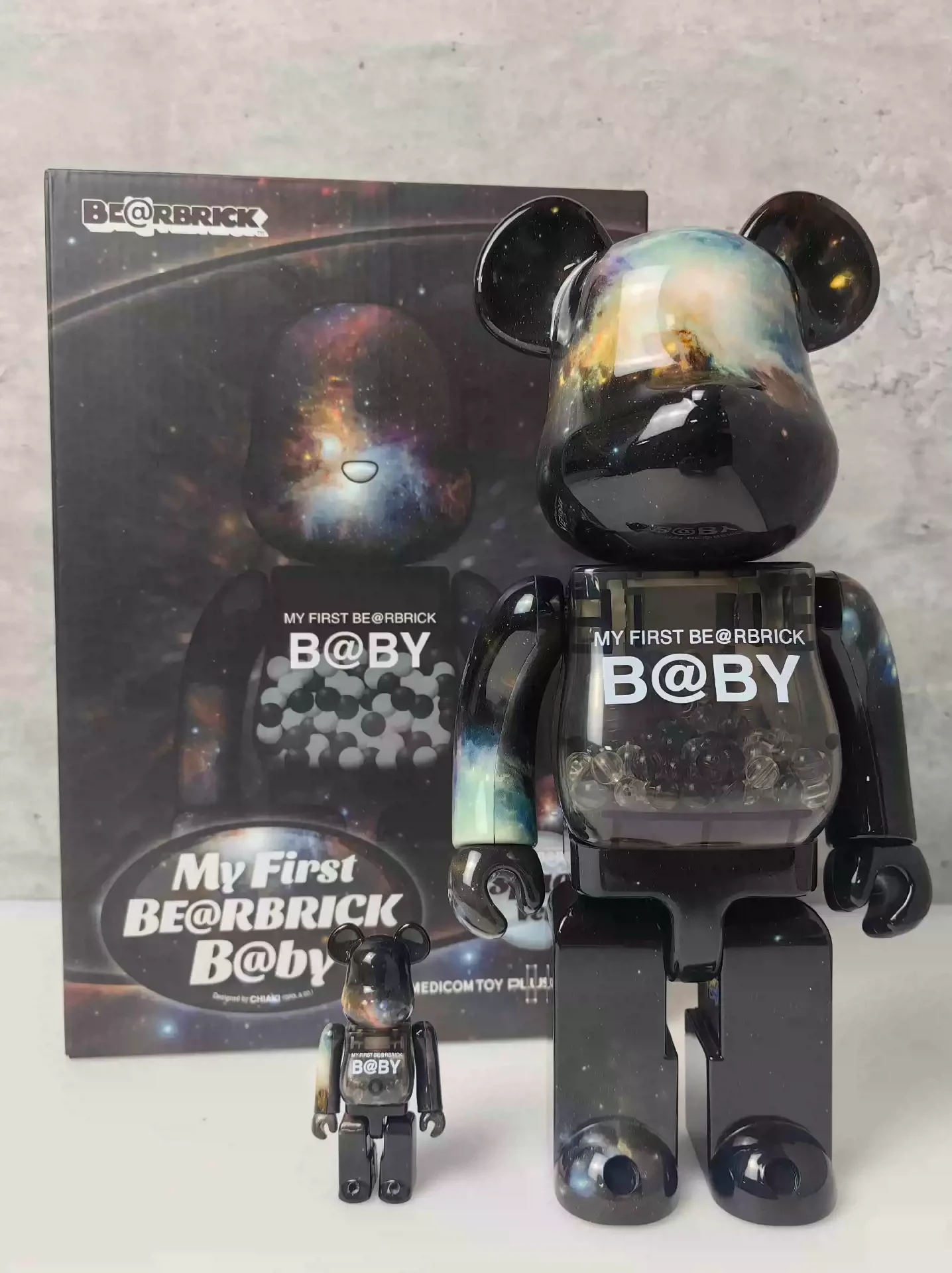 

Bearbrick 400%+100% 28cm and 7cm set starry sky Qianqiu one big one small bearbriks color box packaging gift figure