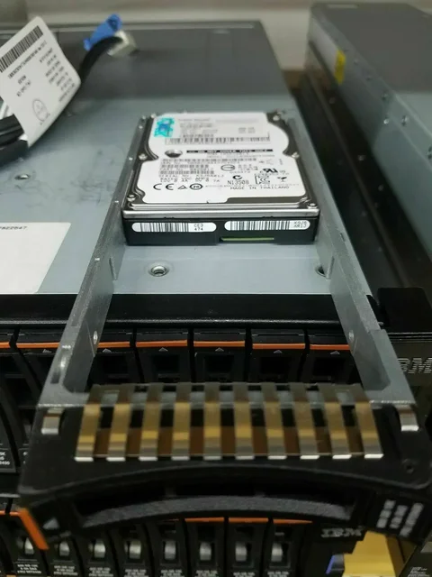 ДЛЯ IBM 01EJ012 01AC595 600G 15K SAS 12Gb V5000 Gen2 V5030 v5000 V5010 3