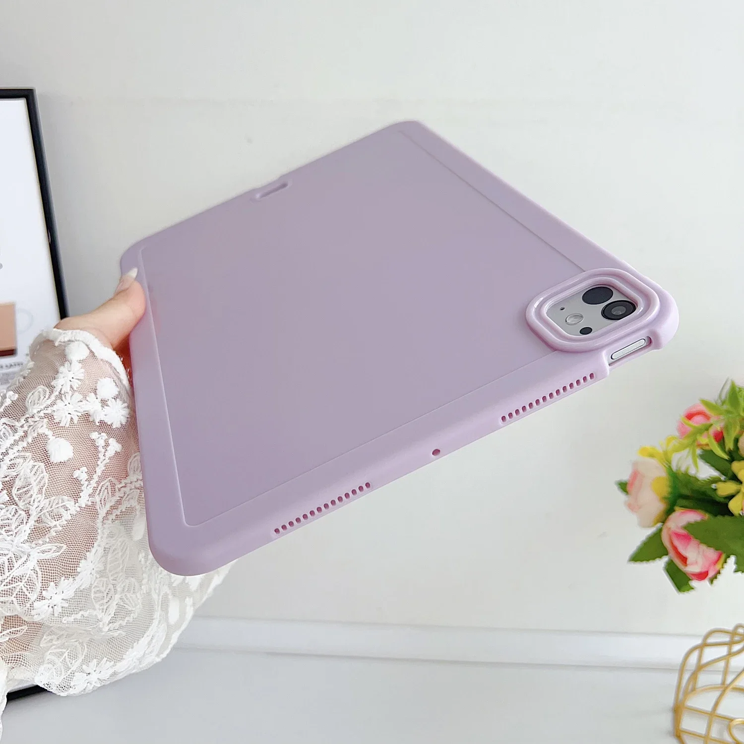 Versatile Silicone Tablet Case for iPad - Sleek and Protective Cover