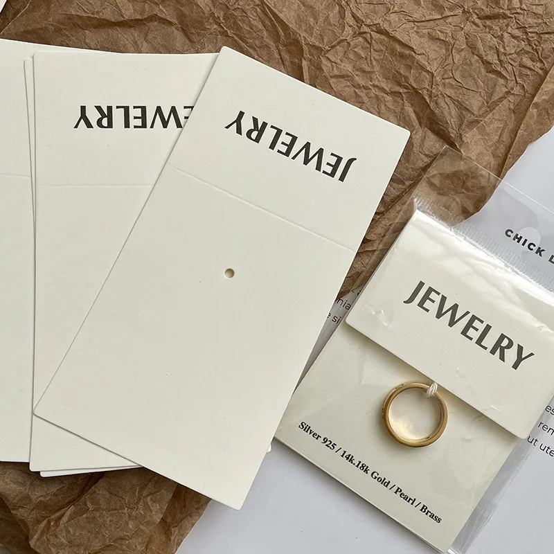 Gadpiparty Lot De 100 Cartes Pliantes Pour Bijoux En Papier Kraft Étiquettes Suspendues Fournitures Artisanales Pour Colliers Bracelets Et Boucles D'oreilles Pratiques Et Légères