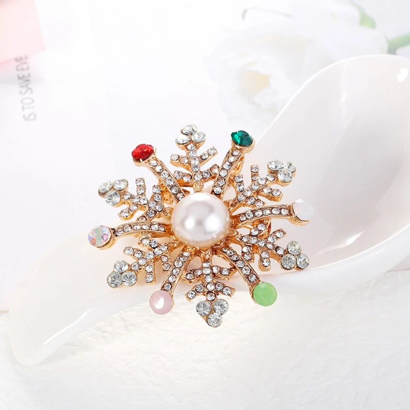 Broche flocon de neige en cristal pour femmes, à la mode, strass, écharpe, Clip, vêtements pour filles, accessoires