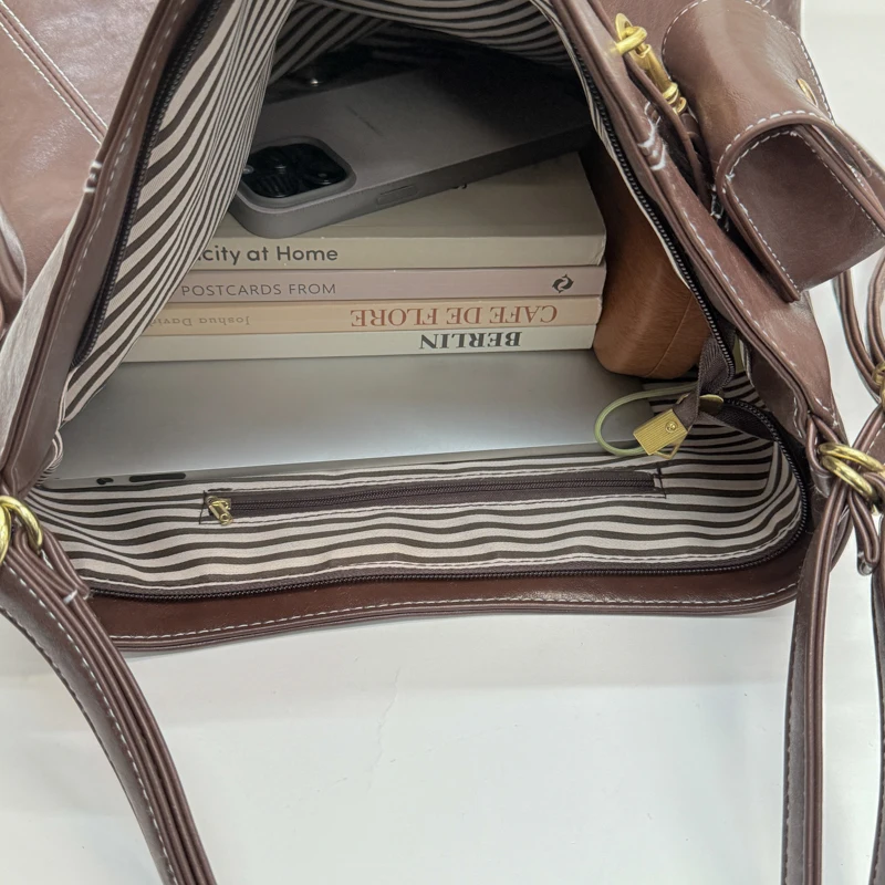 Schwarze Umhängetasche mit Münzbörse, hochwertige Umhängetasche aus weichem Leder, braune Handtasche, Designer-Eimer-Umhängetasche, Tragetaschen für den Pendelverkehr – Detail 26