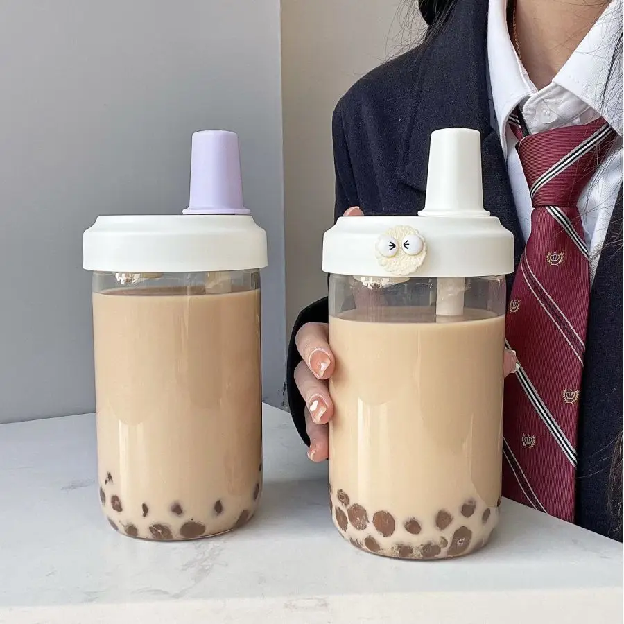 Cute Pearl Milk Tea Straw Plastic Water Bottle with Cup Cover - Drop-proof, Large Capacity Drinkware