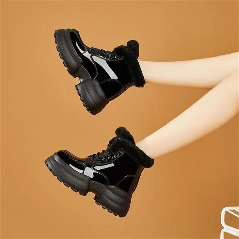 2023 Hot sales new explosive winter plus fleece thickened warm large cotton boots thick soles inside increase Martin boots women