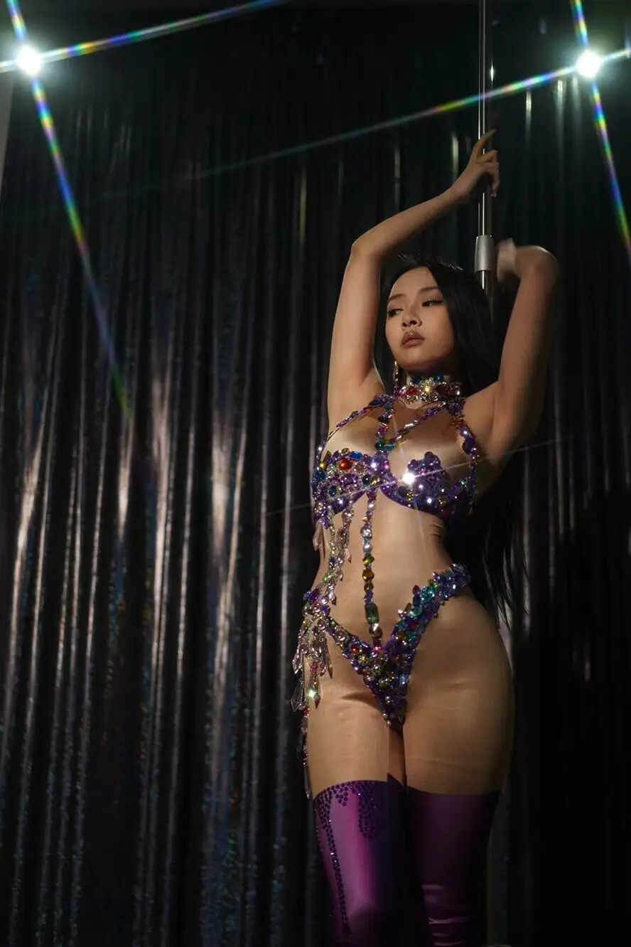 

Colorful Crystals Sleeveless Jumpsuit Sexy Singer Evening Dance Show Stage Rompers Birthday Celebrate Costume putaojiu