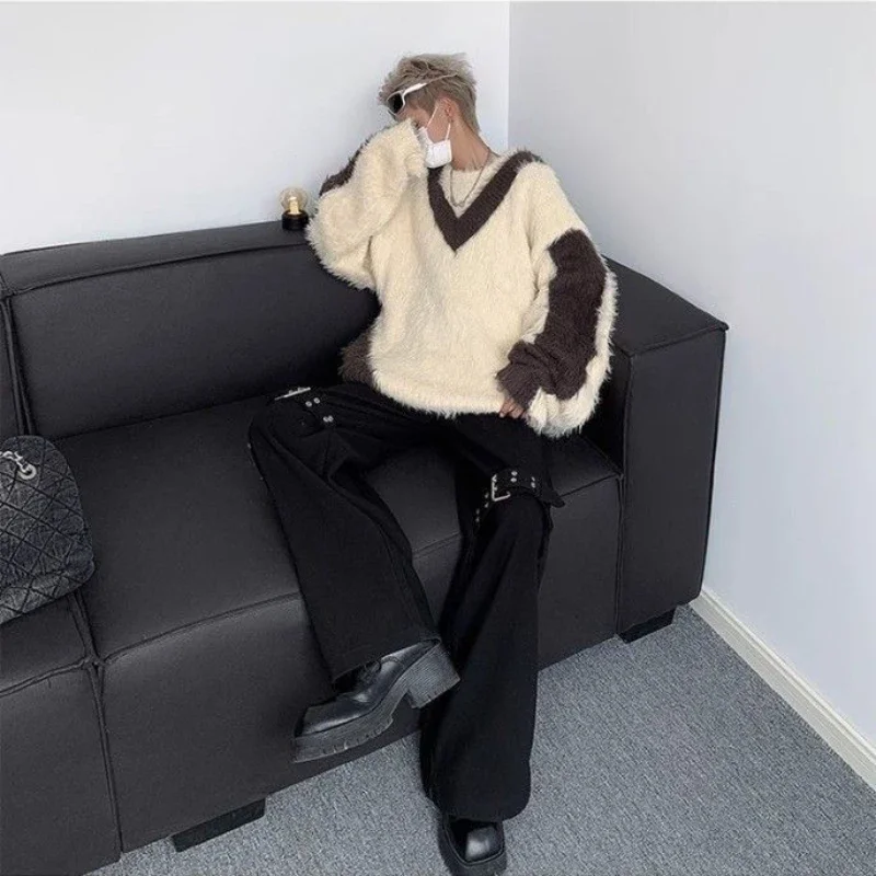 Рисунок 2 - Свитер в стиле High Street из двух частей