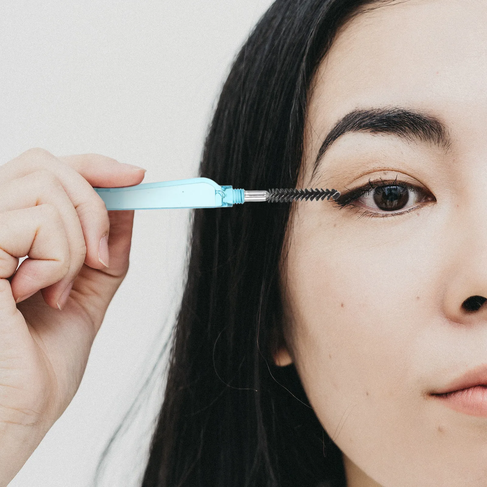 접이식 듀얼 헤드 속눈썹 빗 및 나선형 눈썹 브러쉬 2-in-1 휴대용 메이크업 도구 (속눈썹 분리 및 눈썹 정리용)