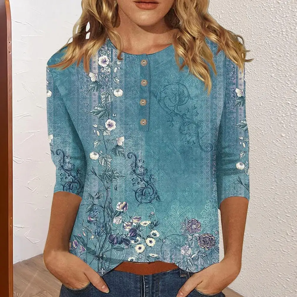 Рисунок 5 - Женская винтажная блузка на пуговицах