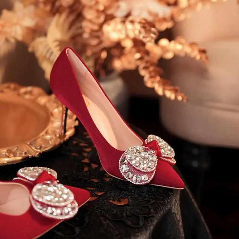 2024 Red Bling Big Crystal Pumps Women Bowtie Flock Thin Heeled Wedding Party Shoes Woman Shiny Rhinestones High Heels Shoes