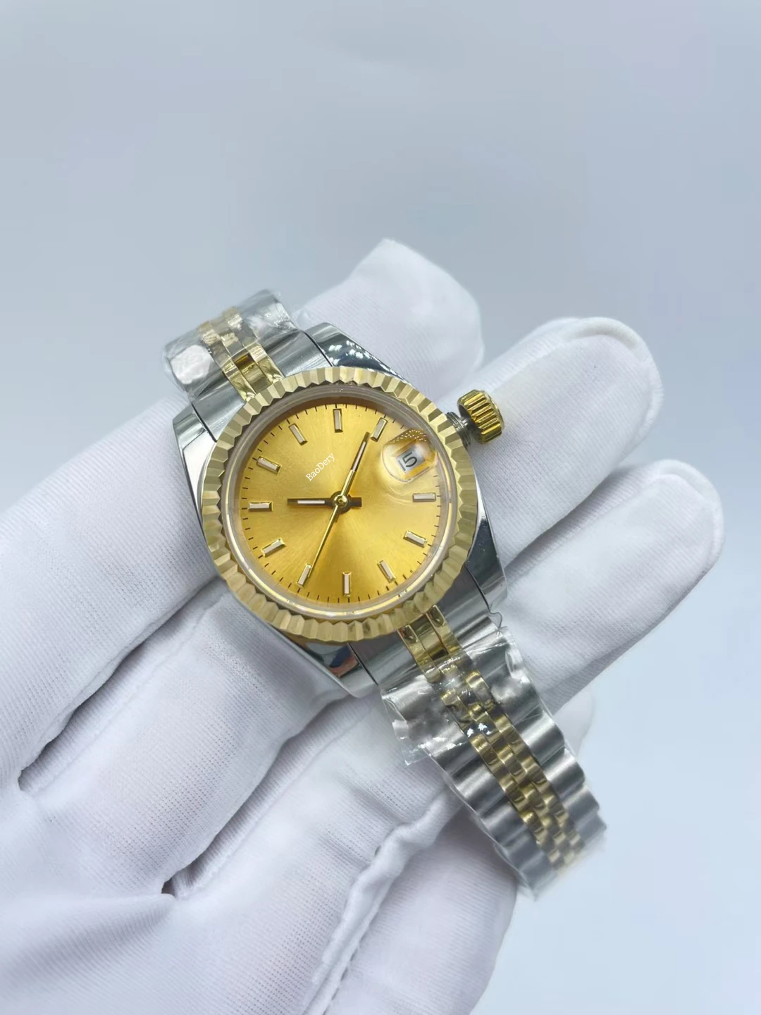 Trendy 26mm Women's Wrist Watch with Gold Strap - Mechanical Movement, 904 Steel, & Calendar Window for Daily Style