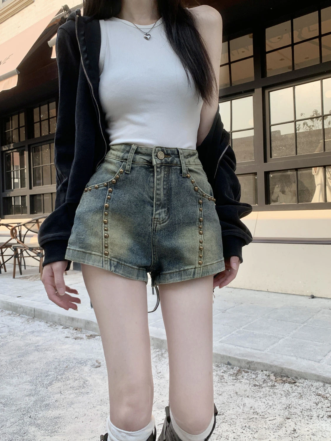 

Women's Rivet Design High Waisted Denim Shorts Summer Young Girl Vintage American Street Style Female Wide-leg Mini Jeans