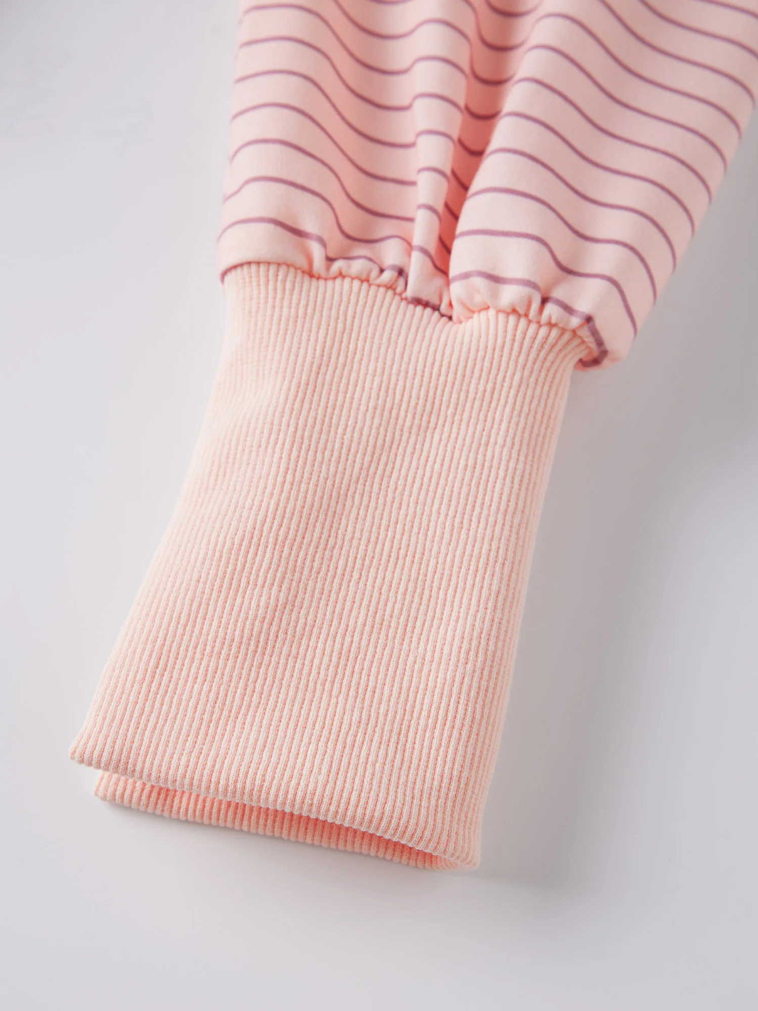 Women s Crew Neck Patchwork Sweatshirts with Long Sleeves and Striped Contrast Color Pullovers for Casual Streetwear Fashion