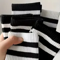 6/10 paires de chaussettes pour hommes, chaussettes simples et décontractées à rayures noires et blanches, respirantes, mi-tube, col rond de haute qualité, printemps-automne 3