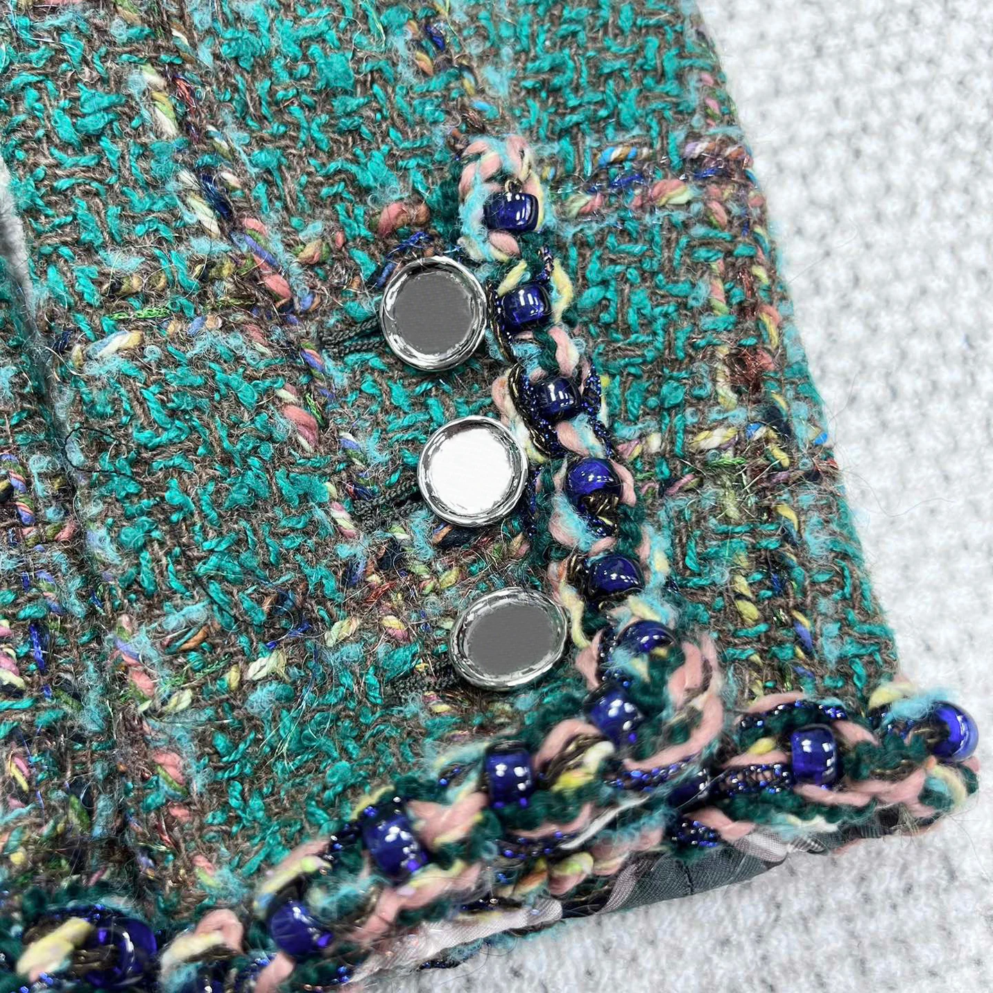 Рисунок 5 - Зеленый кардиган NIGO