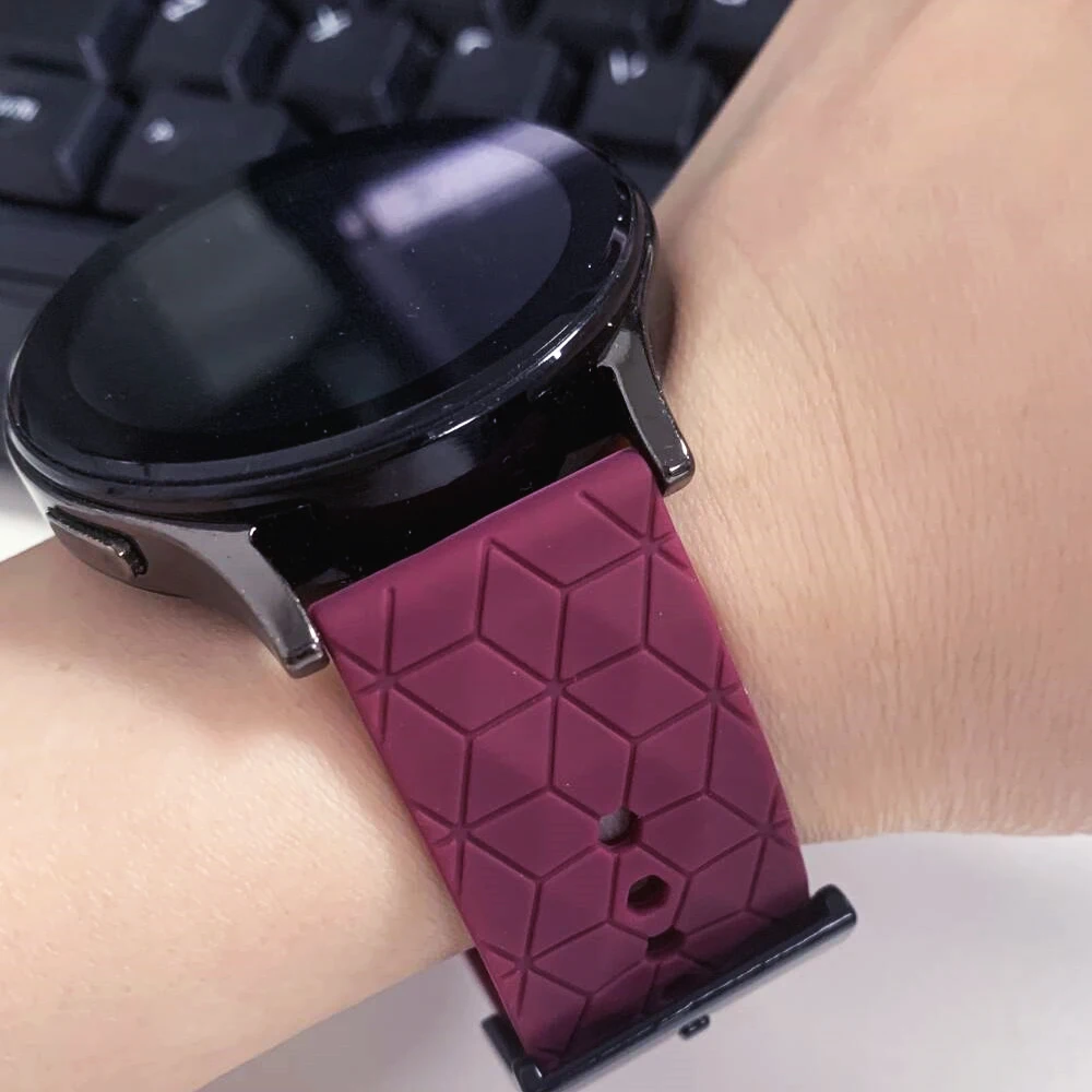 Versatile Silicone Smartwatch Strap – Soft and Durable Wristband in Multiple Sizes