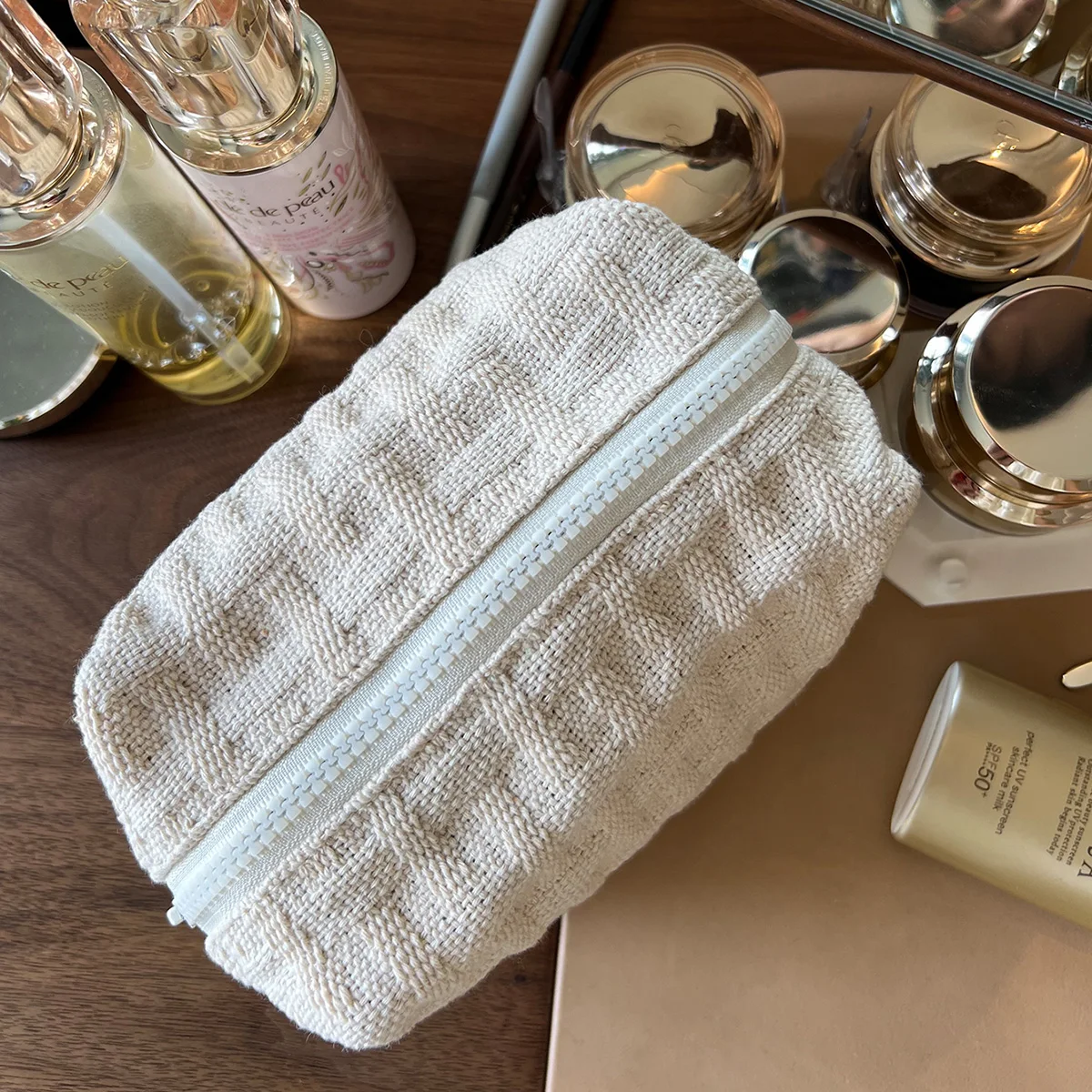 Carry-on Portable Premium Makeup Bag with Large Capacity - Simple Canvas Three-dimensional Storage Bag Solid Color 4