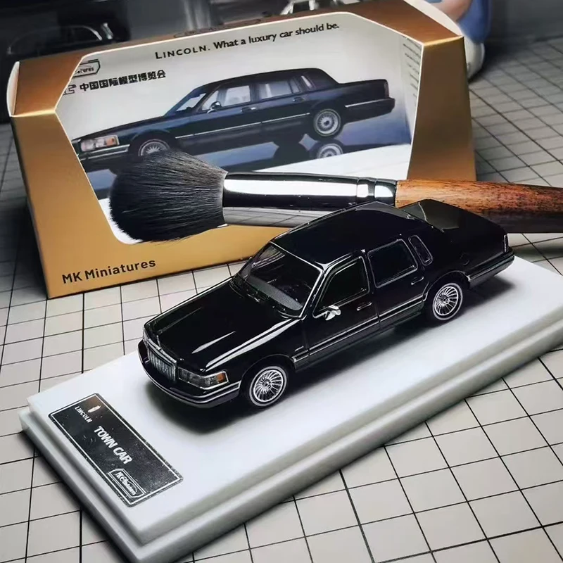 1/64 lincoln towncar 95～97 精密ミニカー 1/64 lincoln towncar 95～97 精密ミニカー