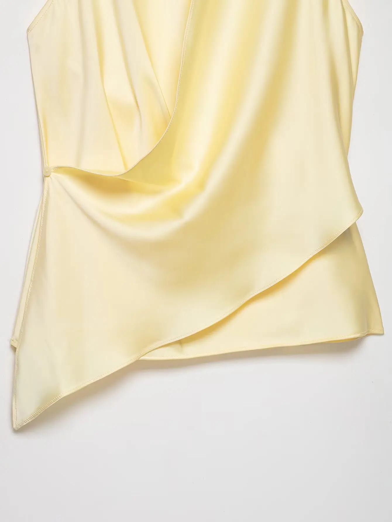 HH Damen Sommer Neue Mode Einfarbiges Seiden-Satin Texturiertes Neckholder-Top Weibliches Elegantes Sexy Rückenfreies Party-Top mit Asymmetrischem Saum – Detail 6