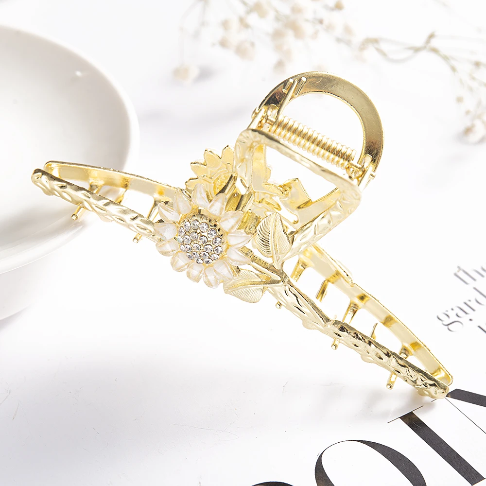 8 daisy gold
