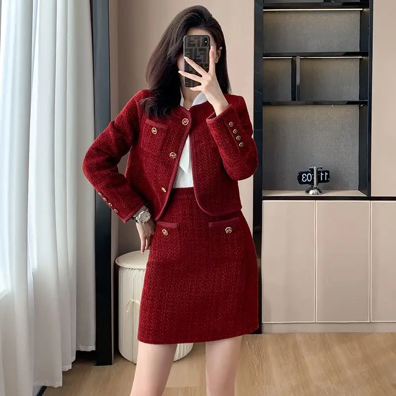 

UNXX Red Two-Piece Set Dress for Autumn 2023, New French Style High-end Chic, Woolen Coat and Short Skirt Ensemble High Quality