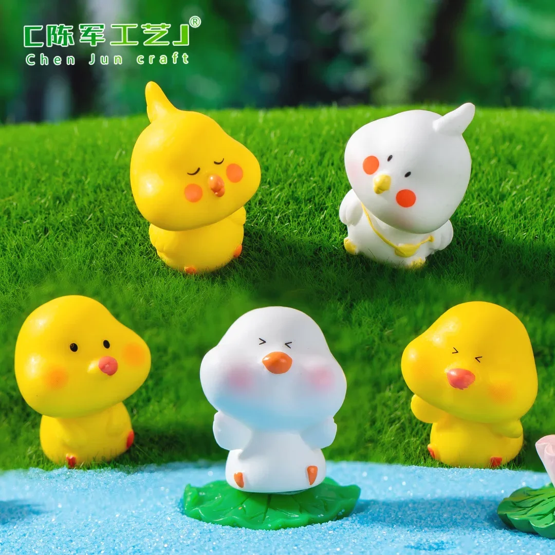 

Creative and Cute Little Yellow Rooster Toy for Micro Landscape Gardening and Landscaping Decoration Children Toys Garage Kits
