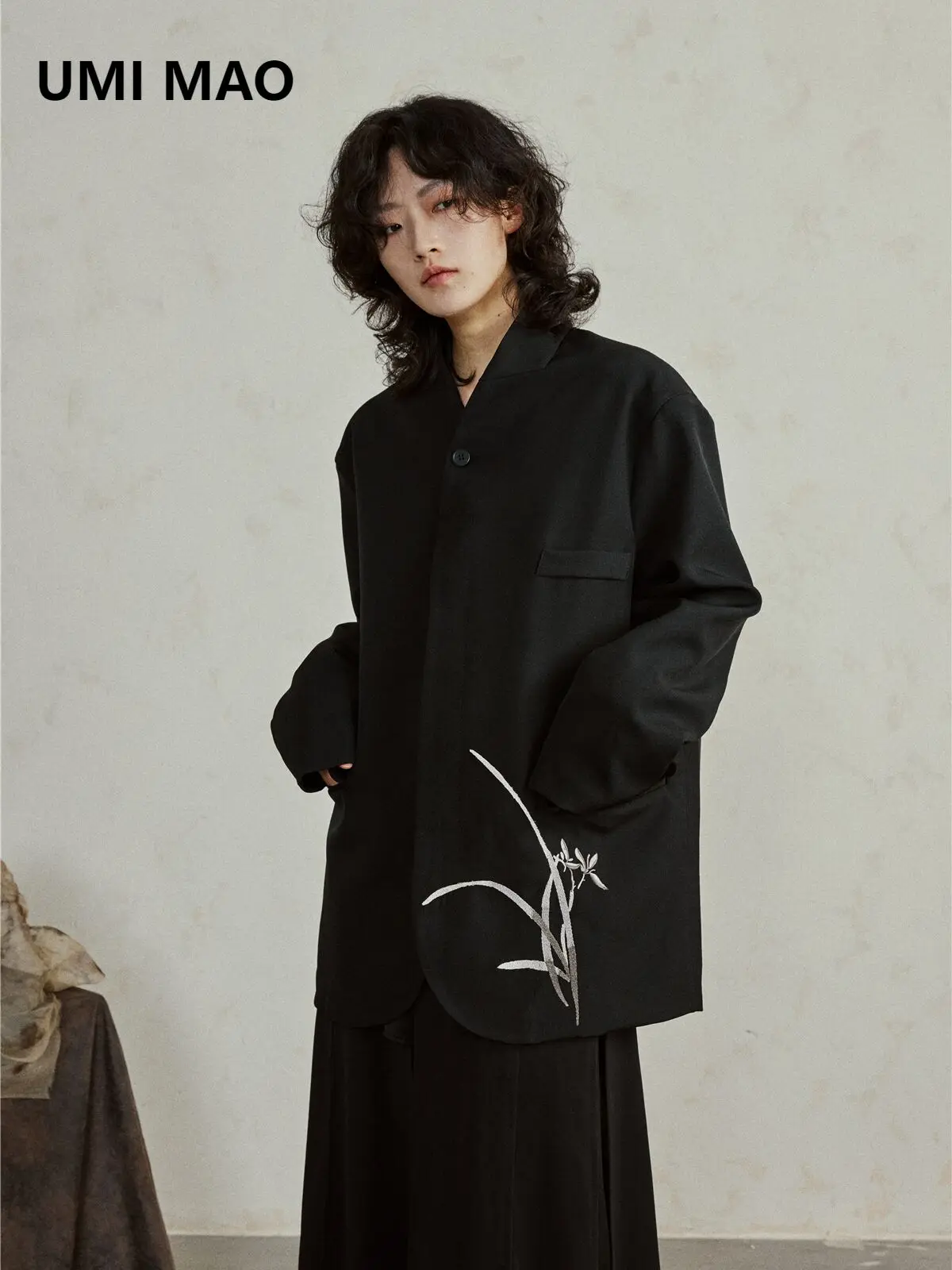 

UMI MAO Yamamoto Dark Blazers Coat Unique Design Sense New Chinese Orchid Embroidered Loose Casual Black Jacket Femme