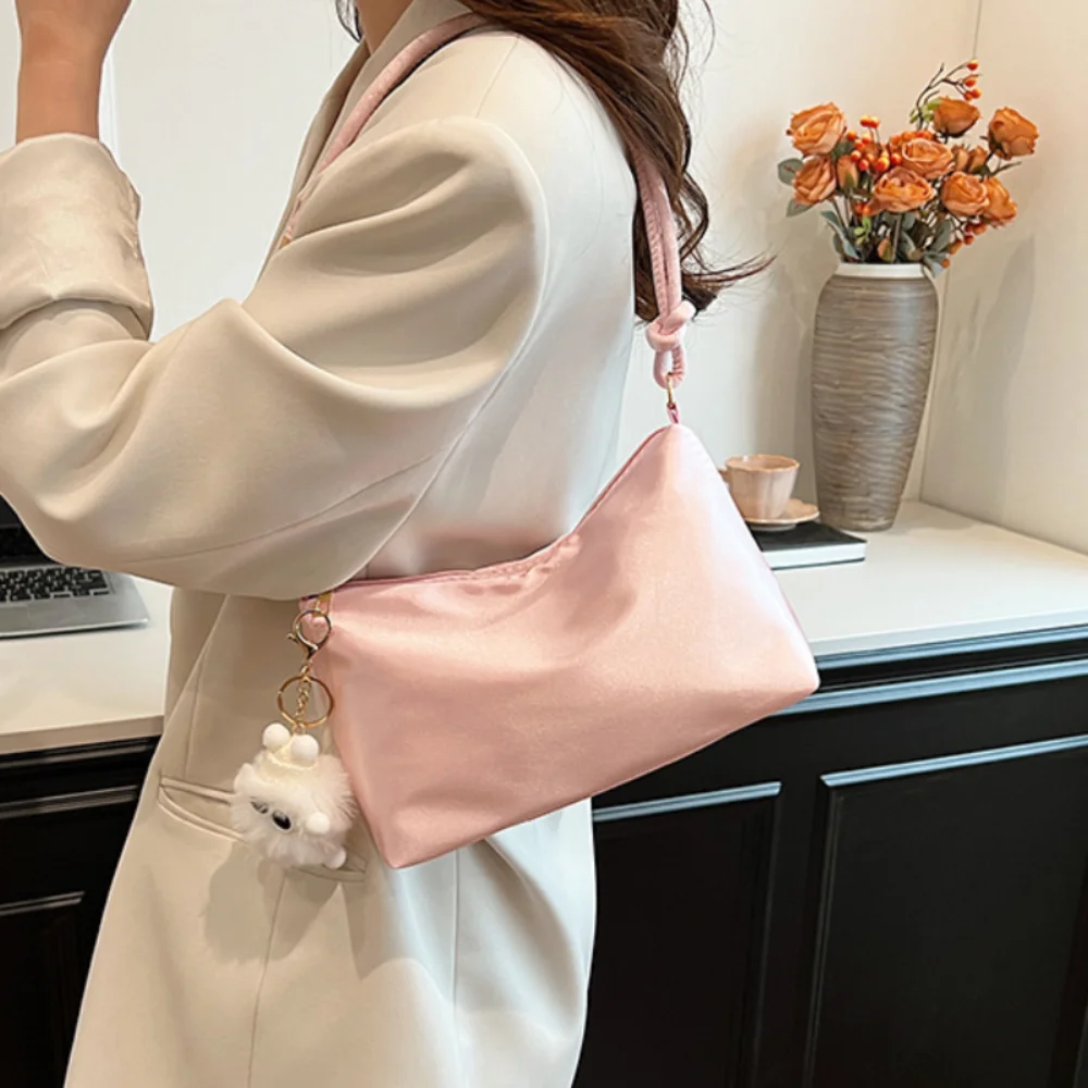 Borsa a tracolla elegante alla moda in tinta unita di alta qualità Borsa a tracolla per il tempo libero in raso di stoffa liscia sotto le ascelle - immagine 2