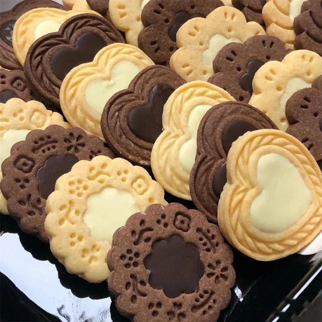 Chocolate Jam Sandwich Flowers Heart Cream Cookie Cutter Biscuit Mould 3D Christmas Fondant Stamp Cake Decor Baking Supplies 2